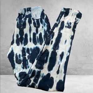 Women’s One Size Lula Roe leggings!